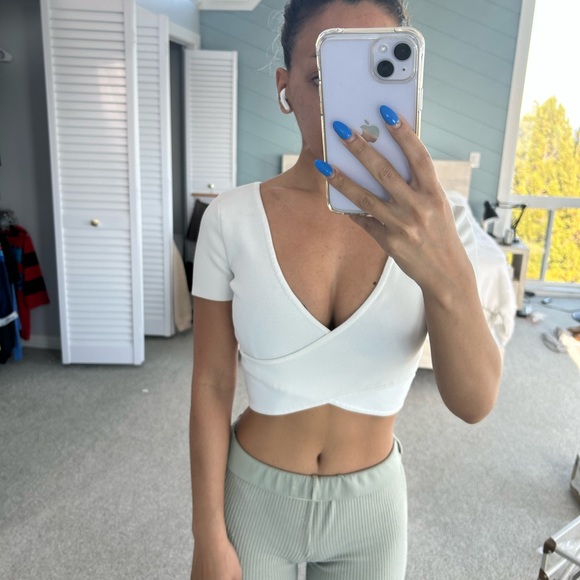 Babaton white crop top - Picture 6 of 7